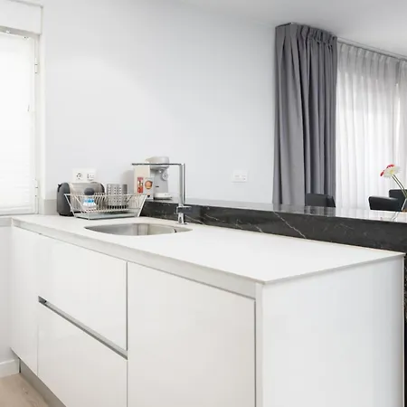 Espacio Moderno En Playa Хихон